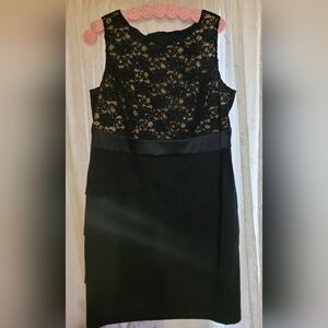 Connected Apparel size 16W gorgeous holiday dress